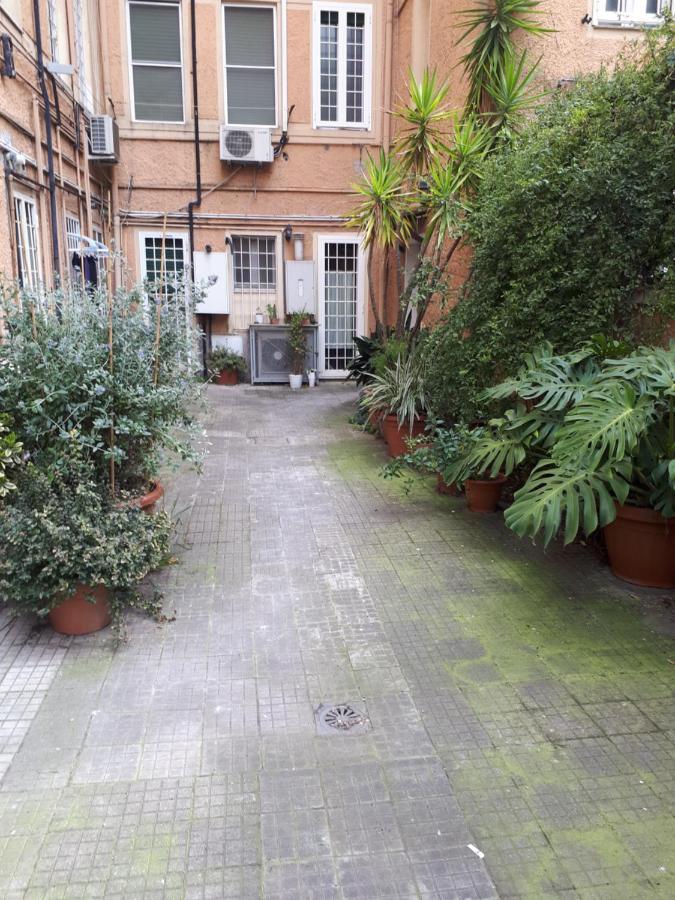 Tra Gianicolo E Trastevere Frühstückspension Rom